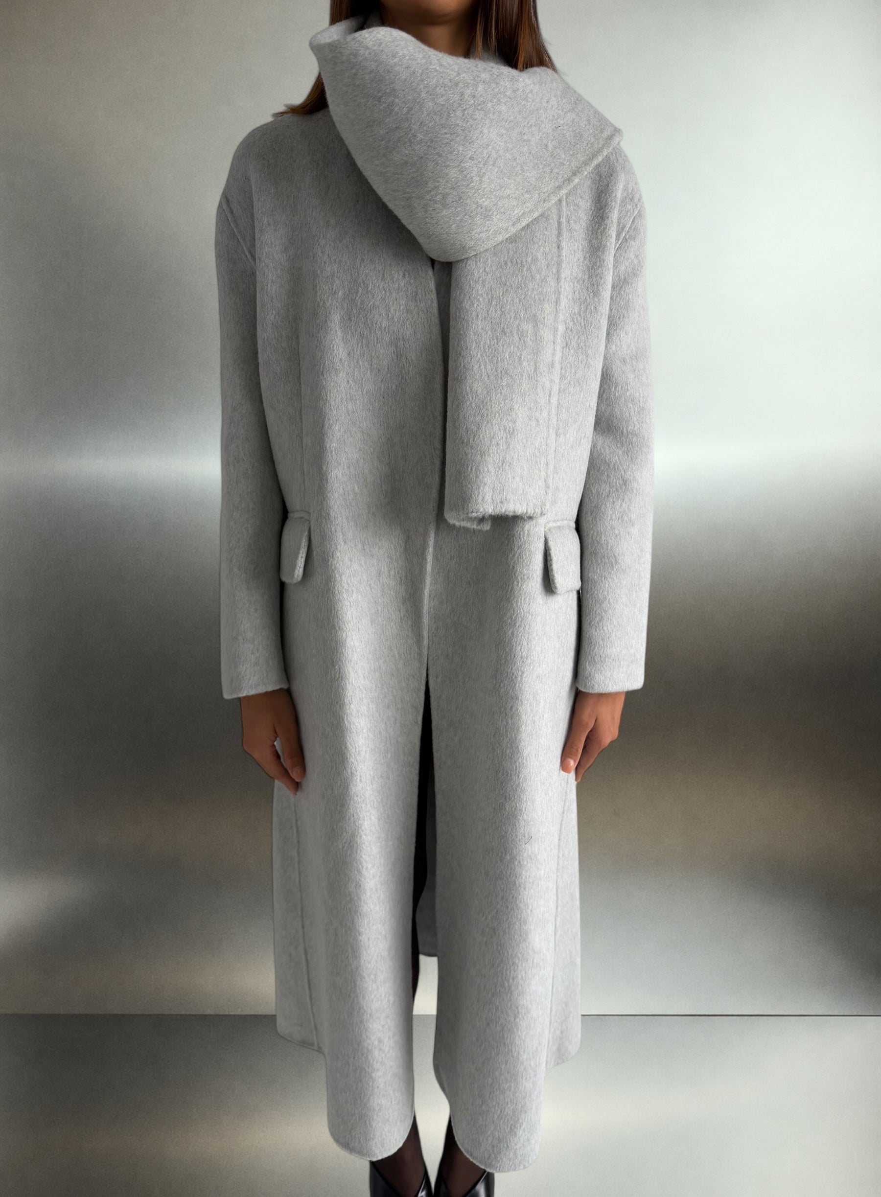 THE NOIR COAT