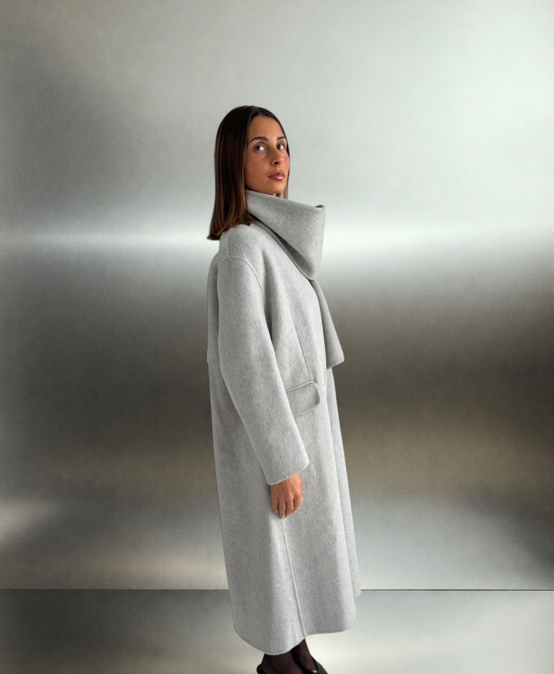 THE NOIR COAT